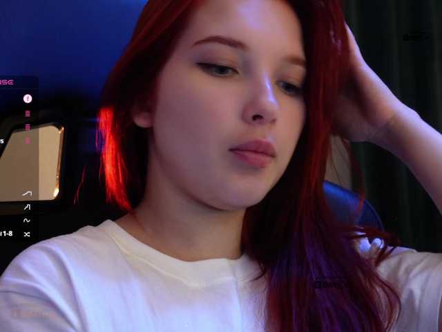 _Q_ — live female cam