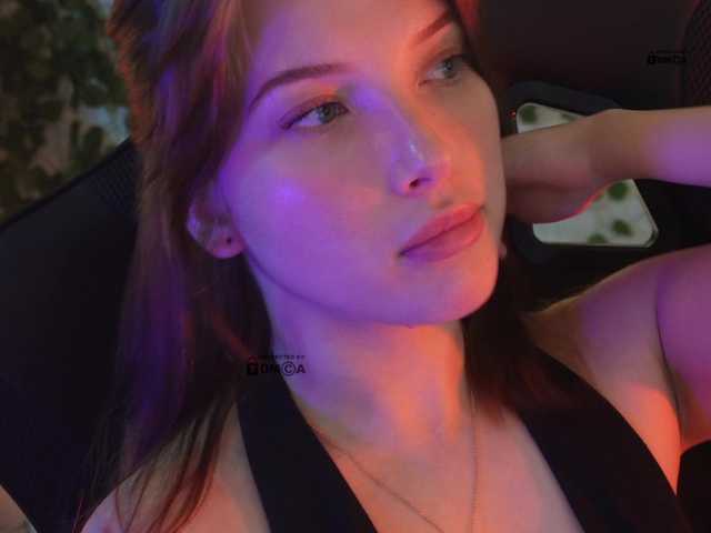 mispopi's BongaCams show and profile