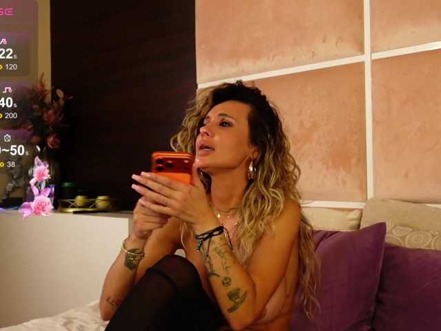 SharonStarr live cam on BongaCams
