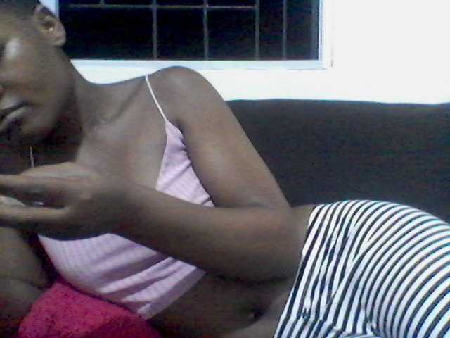 rakisha1 live cam on BongaCams