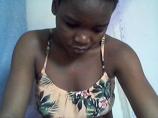 rakisha1 live cam on BongaCams