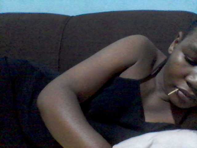 rakisha1 live cam on BongaCams