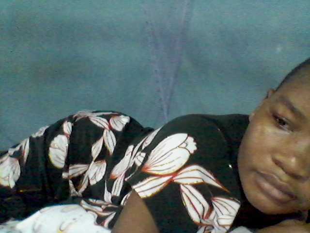 rakisha1 live cam on BongaCams