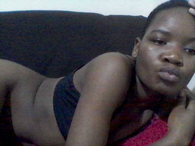 rakisha1 live cam on BongaCams
