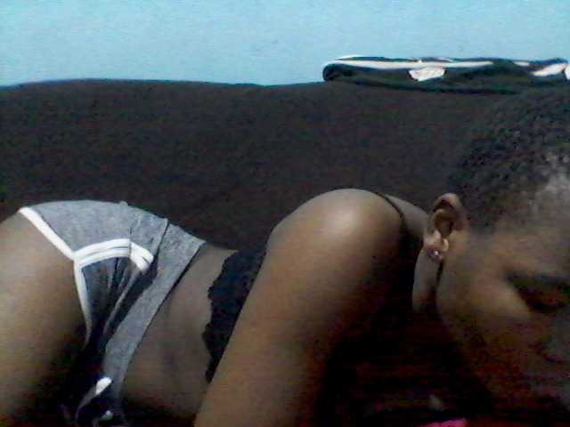 rakisha1 live cam on BongaCams