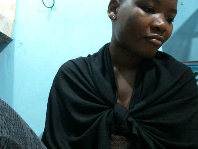 rakisha1 live cam on BongaCams