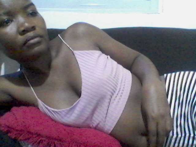 rakisha1 live cam on BongaCams