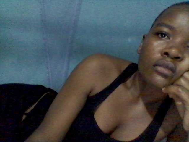 rakisha1 live cam on BongaCams