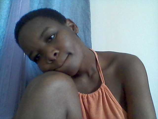 rakisha1 live cam on BongaCams