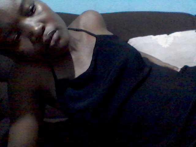 rakisha1 live cam on BongaCams