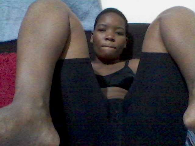 rakisha1 live cam on BongaCams