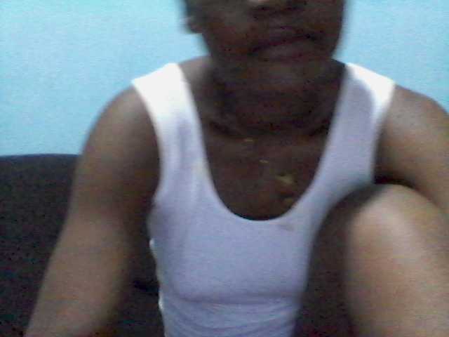 rakisha1 live cam on BongaCams