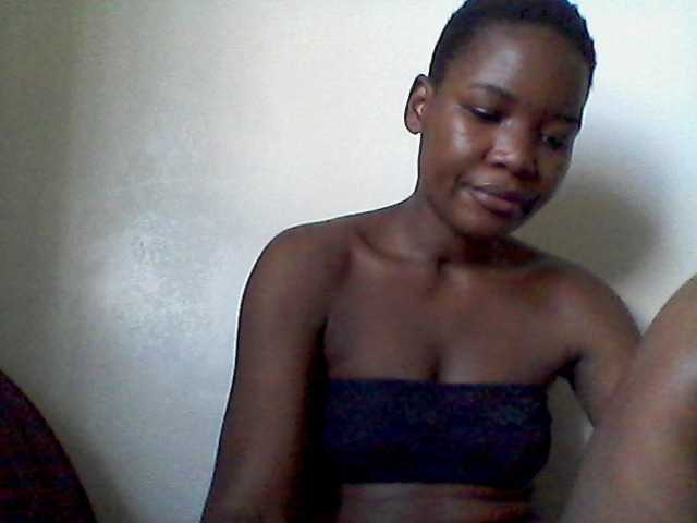 rakisha1 live cam on BongaCams