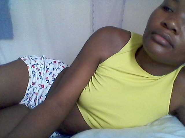 rakisha1, en directo ahora en BongaCams