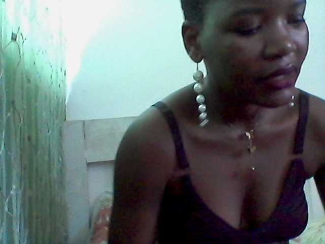 rakisha1 live cam preview
