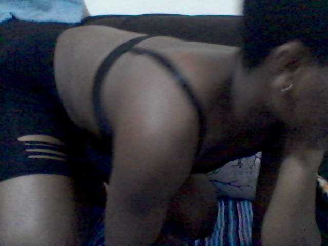 rakisha1 live cam on BongaCams