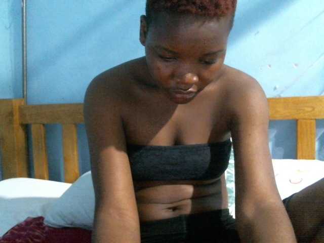 rakisha1 live cam on BongaCams