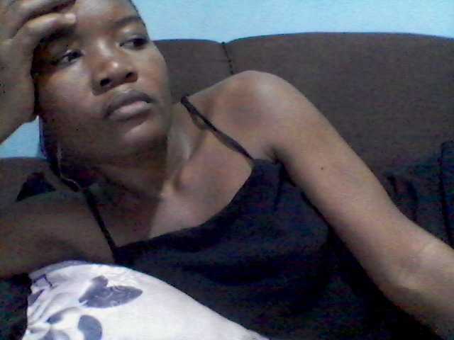 rakisha1 live cam on BongaCams