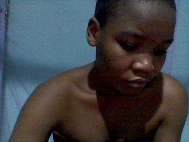 rakisha1 live cam on BongaCams