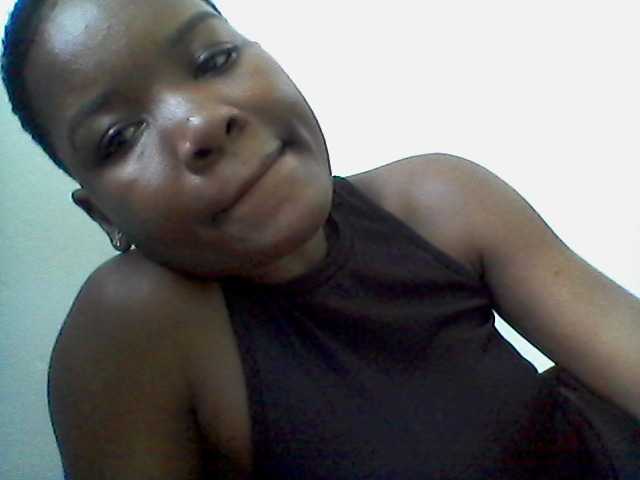rakisha1 live cam on BongaCams