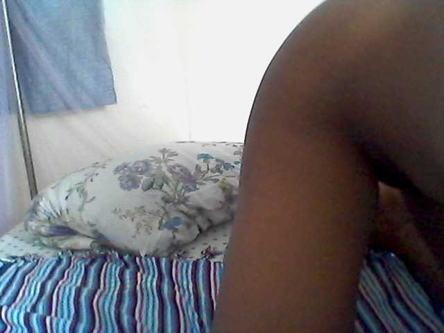 rakisha1 live cam on BongaCams