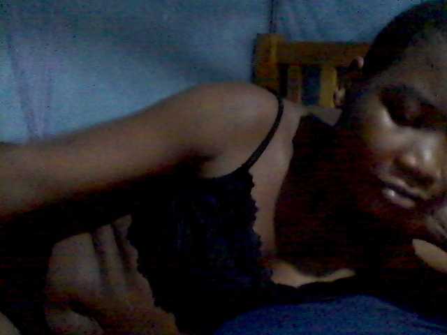 rakisha1 live cam on BongaCams