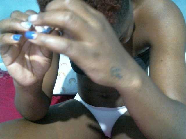 rakisha1 live cam on BongaCams