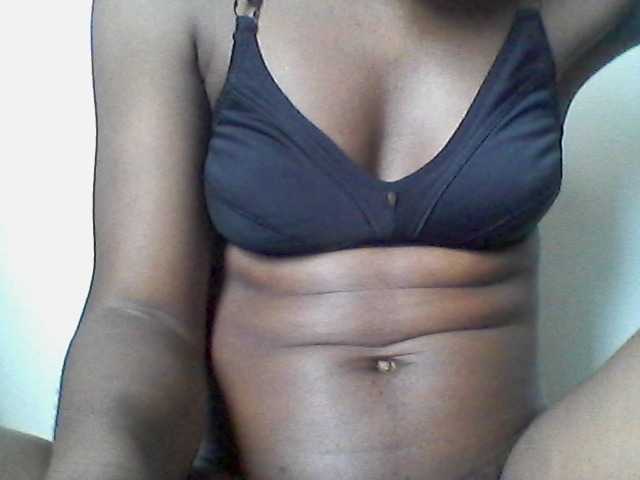 le modèle rakisha1 est en webcam porno dans un show sur le site bongacams, il possède les tags suivants: Ebony,Brunette,Shaved