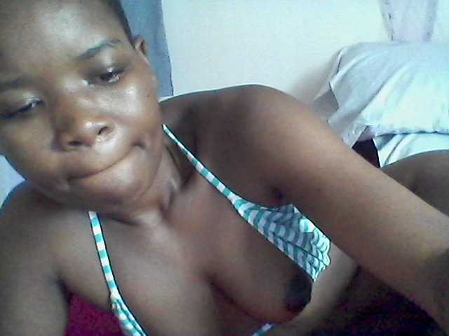 rakisha1 live cam on BongaCams