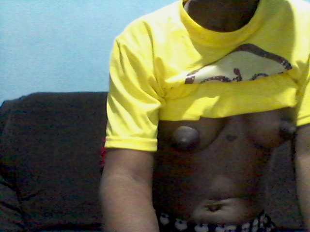 rakisha1 live cam on BongaCams