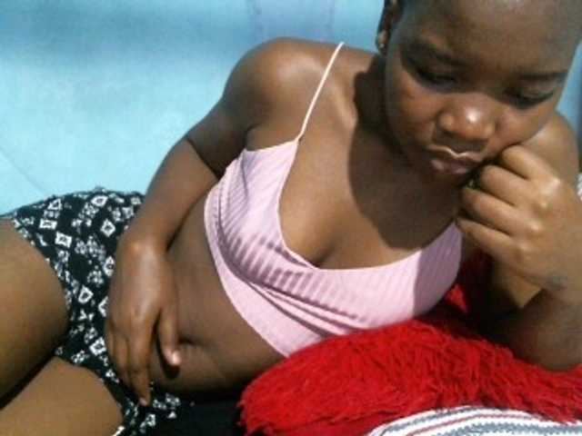 rakisha1 live cam on BongaCams