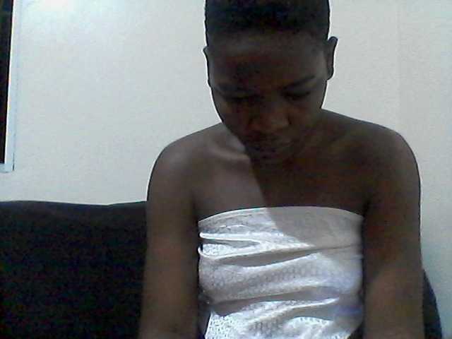 rakisha1 live cam on BongaCams