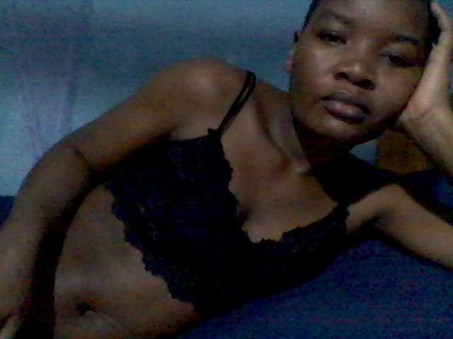 rakisha1 live cam on BongaCams