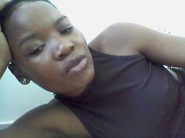 rakisha1 live cam on BongaCams