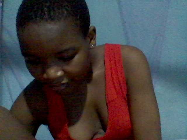 rakisha1 live cam on BongaCams