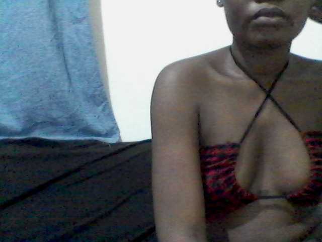 rakisha1 live cam on BongaCams