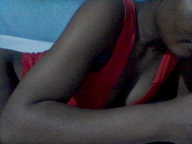 rakisha1 live cam on BongaCams