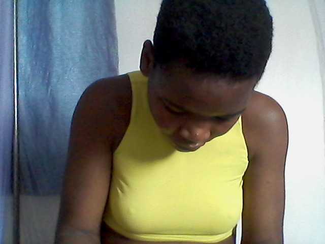 rakisha1 live cam on BongaCams