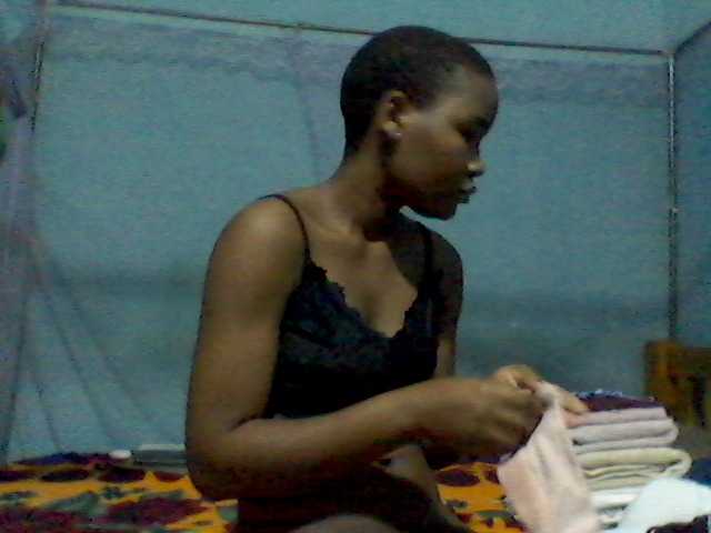 rakisha1 live cam on BongaCams