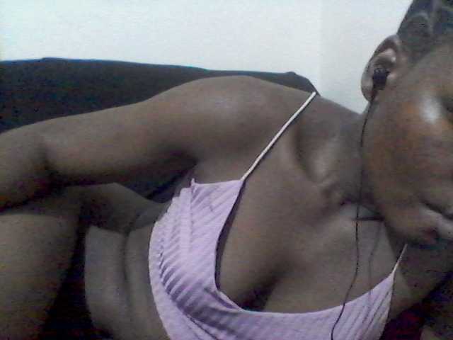 rakisha1 live cam on BongaCams