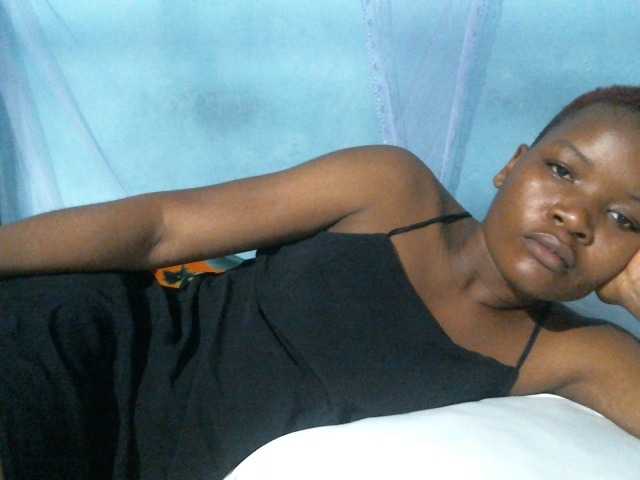 rakisha1 live cam on BongaCams