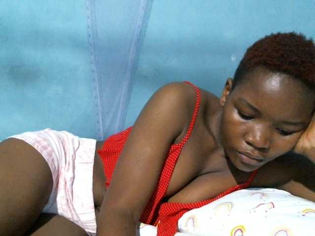 rakisha1 live cam on BongaCams