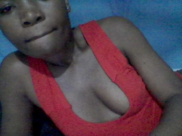 rakisha1 live cam on BongaCams