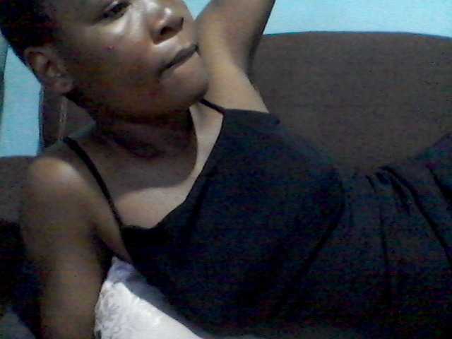 rakisha1 live cam on BongaCams