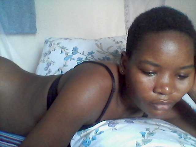 rakisha1 live cam on BongaCams