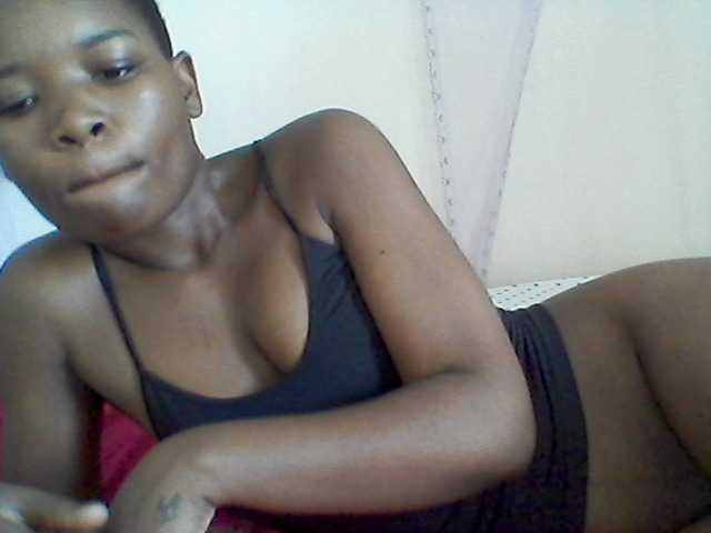 rakisha1 live cam on BongaCams