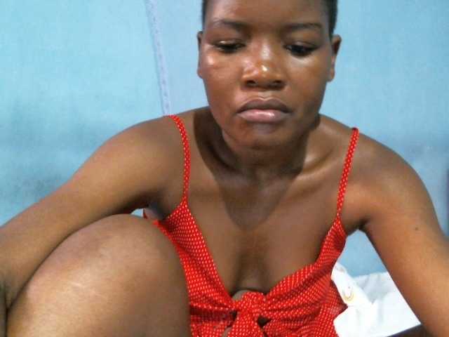 rakisha1 live cam on BongaCams