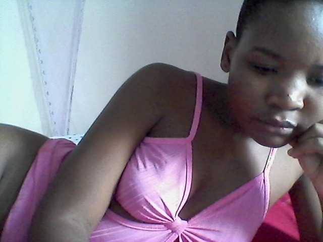 rakisha1 live cam on BongaCams