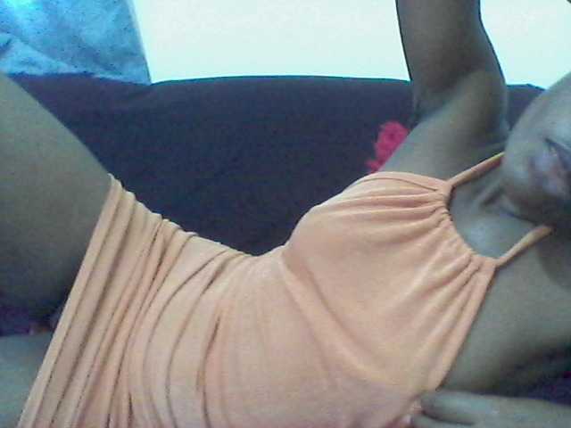 rakisha1 live cam on BongaCams