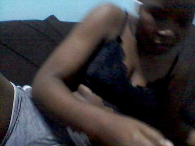 rakisha1 live cam on BongaCams